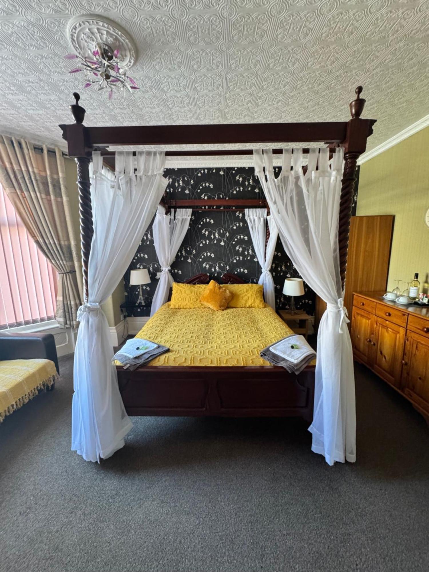 The Holmlea Hotel Blackpool Ngoại thất bức ảnh